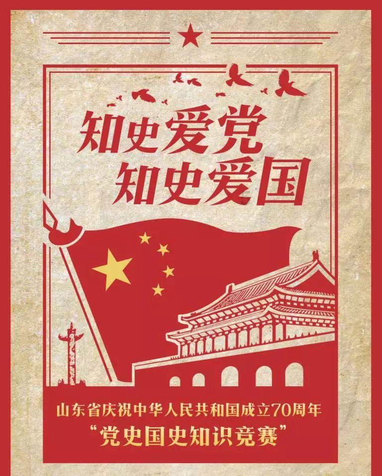 沙滩游玩的女孩们